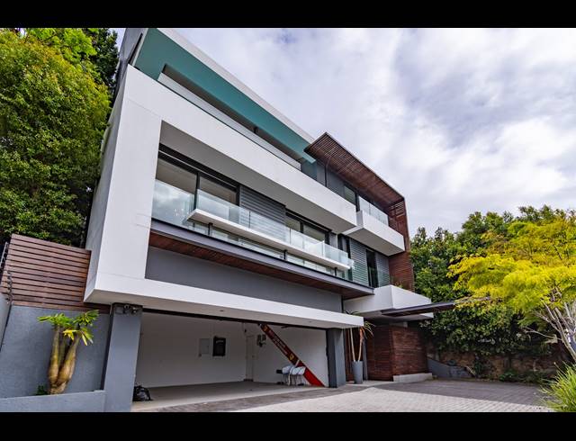 5 BEDROOM HOUSE RENTED IN CAMPS BAY